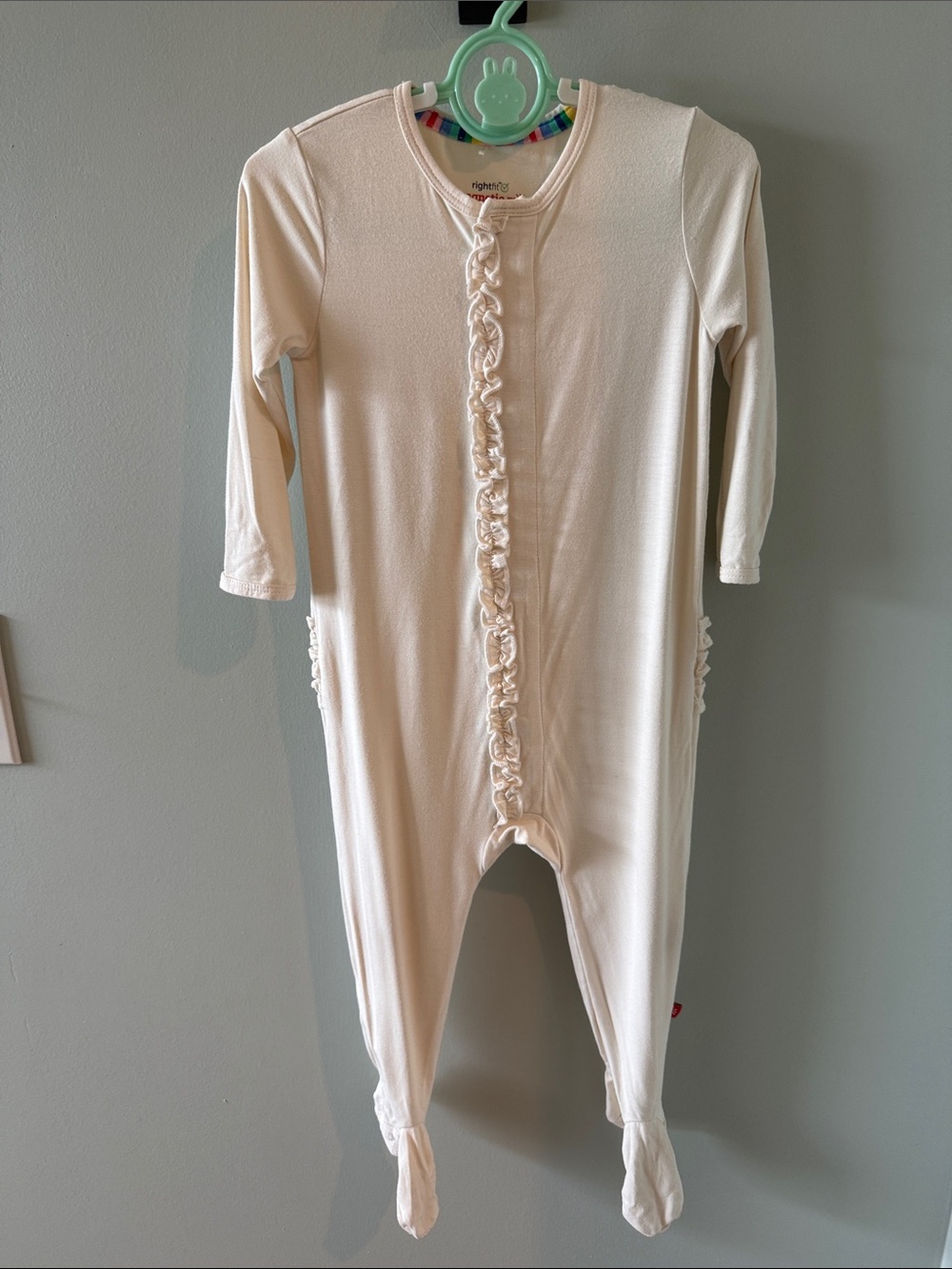 Magnetic Me Cream Ruffle Front Footed pajamas 12-18M
